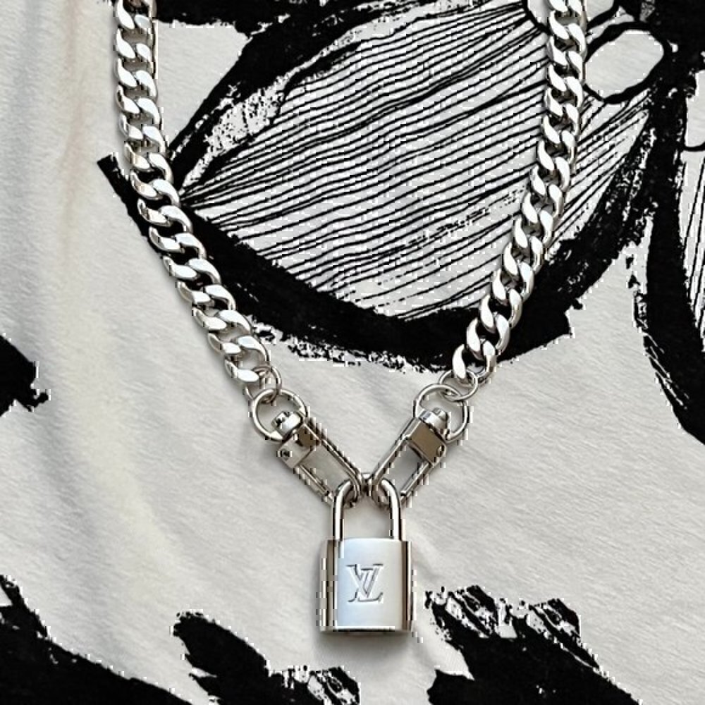New LV Louis Vuitton Silver-Toned Lock with 18" Curb Chain Necklace